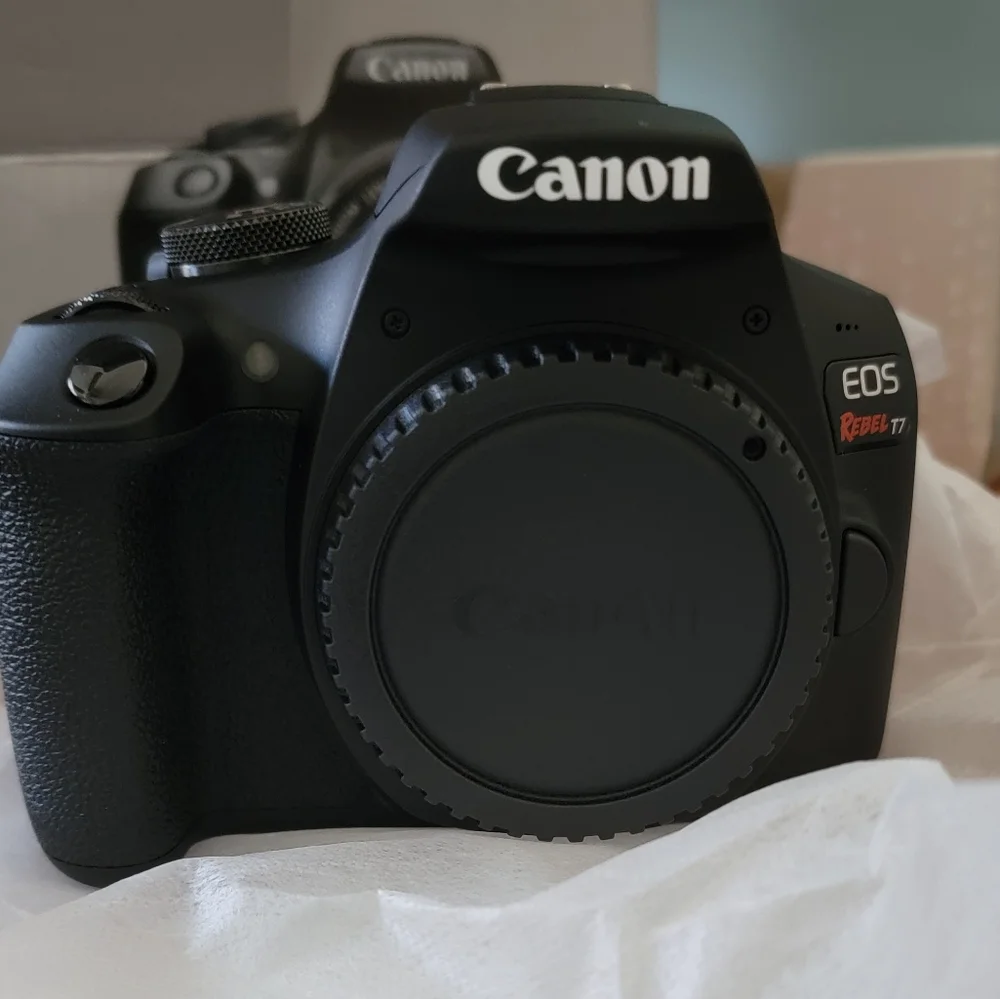 Canon EOS Rebel T7